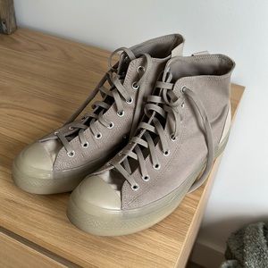 Converse high top chucks size 11.5 US